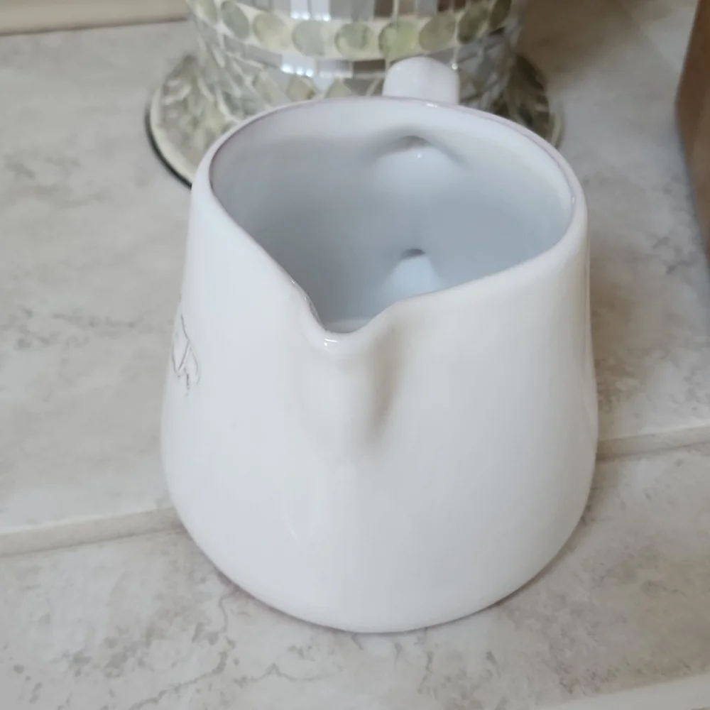 💧POTTERY BARN Ceramic Water Pitcher💧